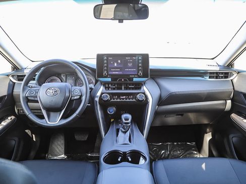 Used 2021 Toyota Venza LE AWD/4WD image 12