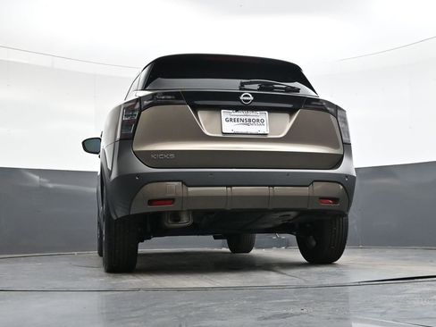 Used 2026 Nissan Kicks SV image 31