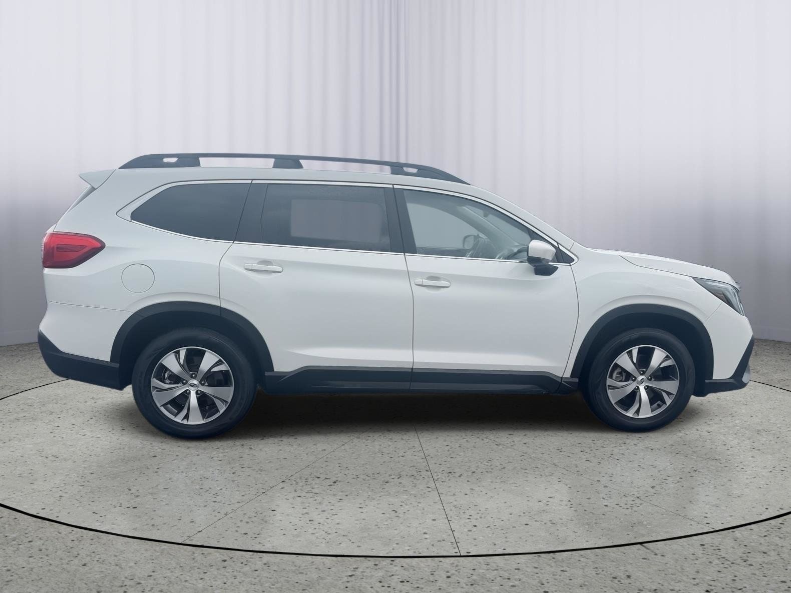 Used 2025 Subaru Ascent Premium AWD/4WD image 6