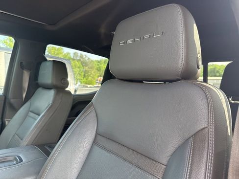 Used 2021 GMC Sierra 1500 Denali w/ Denali Ultimate Package AWD/4WD image 16