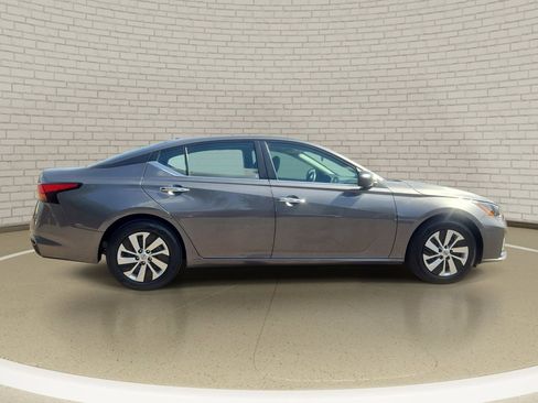 Certified 2025 Nissan Altima 2.5 S FWD image 4