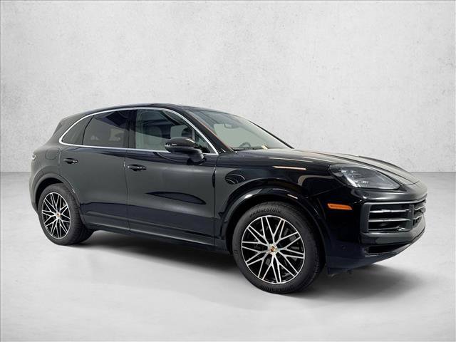 Certified 2025 Porsche Cayenne w/ Premium Package AWD/4WD image 7
