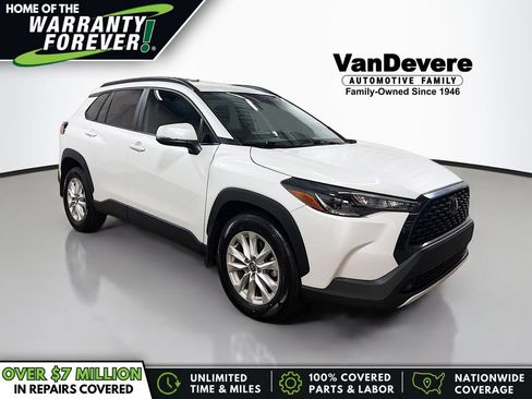 Used 2024 Toyota Corolla Cross LE FWD image 1