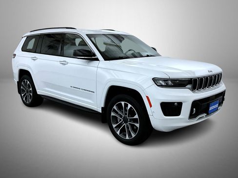 Used 2022 Jeep Grand Cherokee L Overland w/ Advanced Protech Group III image 3