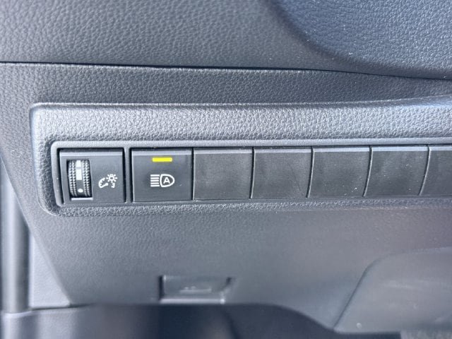 Used 2025 Toyota Corolla LE FWD image 22