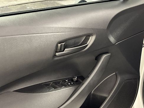 Used 2025 Toyota Corolla LE FWD image 15