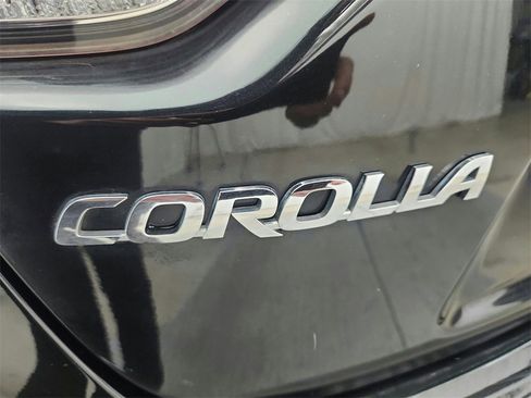 Used 2021 Toyota Corolla LE w/ Carpet Mat Package (TMS) image 28