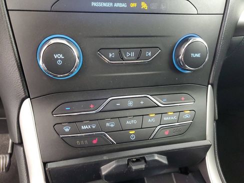 Used 2019 Ford Edge SEL w/ Equipment Group 201A FWD image 19