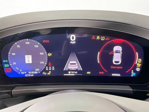 Certified 2025 Porsche Macan Electric RWD image 19