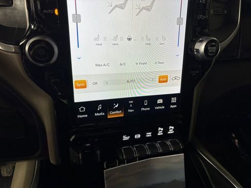 Used 2024 RAM 3500 Laramie w/ Towing Technology Group image 20