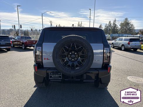 Used 2024 GMC Hummer EV 2X w/ LPO, Illumination Package AWD/4WD image 4