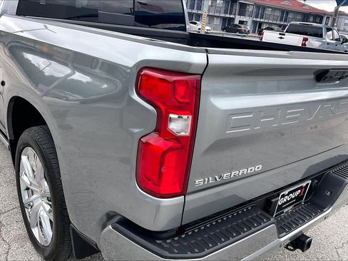 Used 2025 Chevrolet Silverado 1500 High Country AWD/4WD image 28