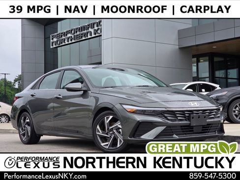 Used 2025 Hyundai Elantra SEL FWD image 1
