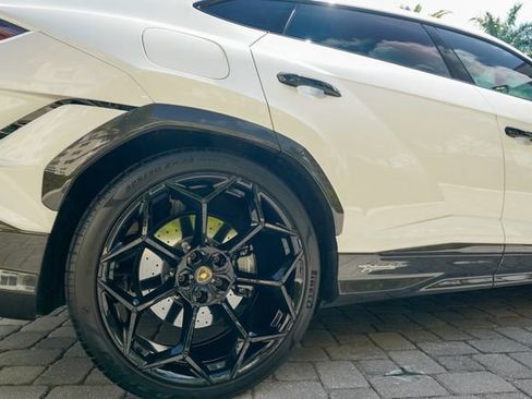 Used 2023 Lamborghini Urus Performante image 30