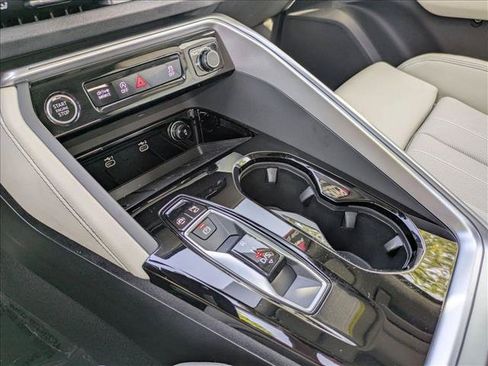 Used 2025 Audi Q5 Premium Plus AWD/4WD image 12