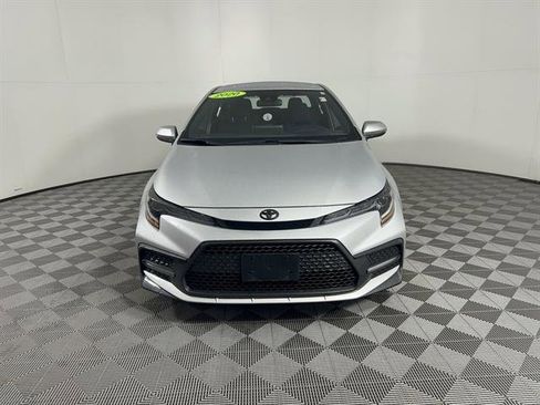 Used 2020 Toyota Corolla SE image 2