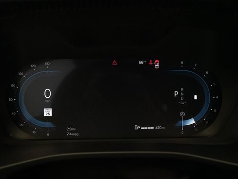 Used 2025 Volvo XC40 B5 Core image 2