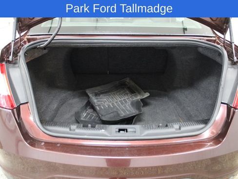Used 2012 Ford Taurus SEL image 5