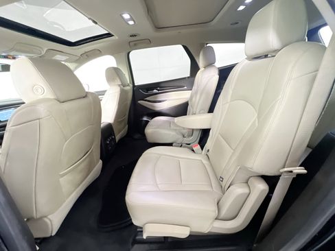 Used 2019 Buick Enclave Essence image 25