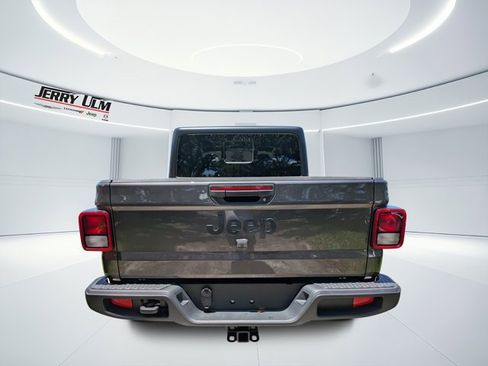 New 2025 Jeep Gladiator Sport image 3