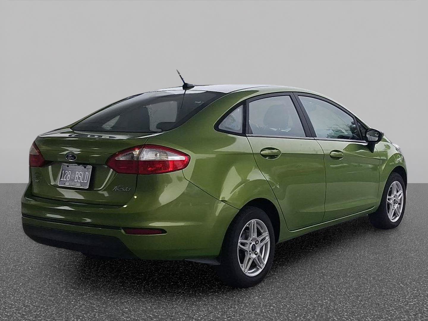Used 2019 Ford Fiesta SE FWD image 4