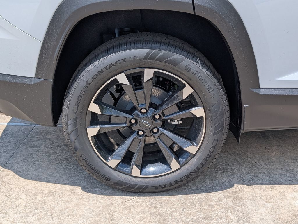 New 2026 Chevrolet Equinox RS w/ Safety and Technology Package FWD image 3