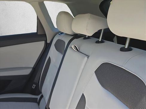 New 2026 Volkswagen Taos SE FWD image 21