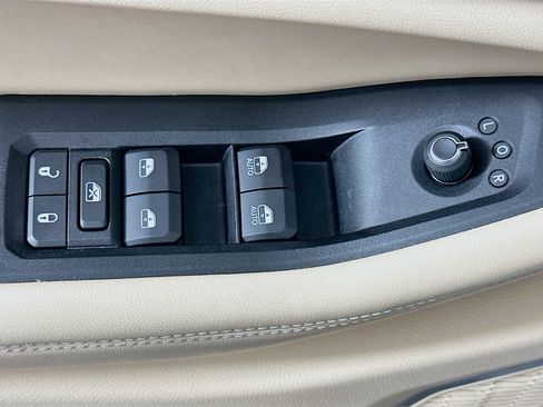 Used 2022 Jeep Grand Cherokee L Limited image 15