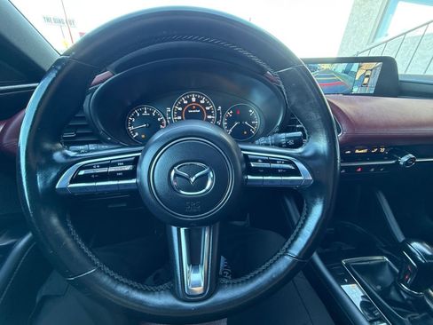 Used 2021 MAZDA MAZDA3 Hatchback w/Premium Plus Pkg image 26