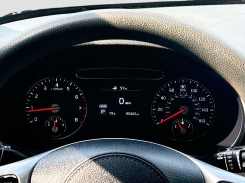 Used 2019 Kia Sorento FWD image 13