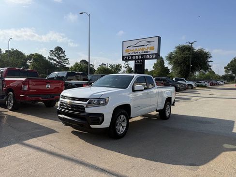 Used 2022 Chevrolet Colorado LT w/ Fleet Safety Package RWD image 3
