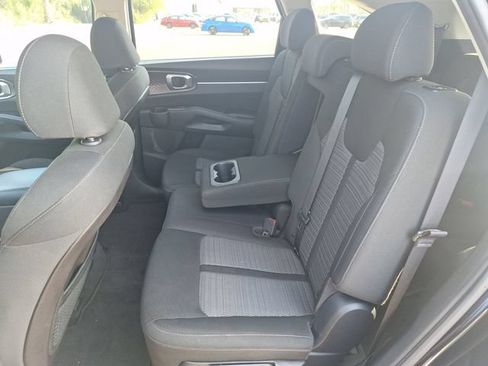 Used 2021 Kia Sorento LX FWD image 23