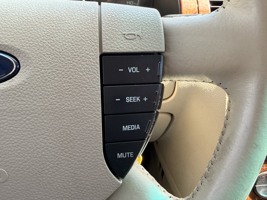 Used 2005 Ford Five Hundred SEL AWD/4WD image 19