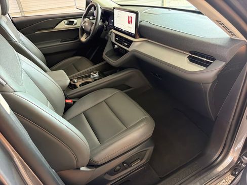 Used 2026 Ford Explorer Active w/ Active Comfort Package RWD image 29