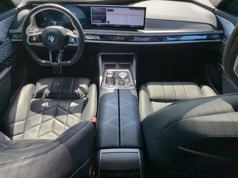 Used 2023 BMW 760i xDrive AWD/4WD image 29