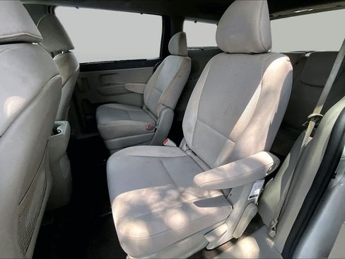 Used 2016 Kia Sedona LX w/ LX Convenience Package FWD image 21