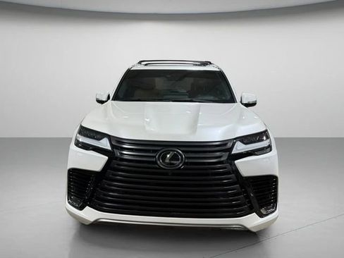 Used 2023 Lexus LX 600 4WD w/ Luxury Package image 9