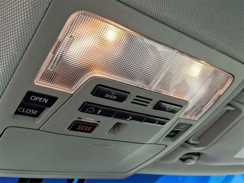 Used 2014 Toyota Camry XLE image 26