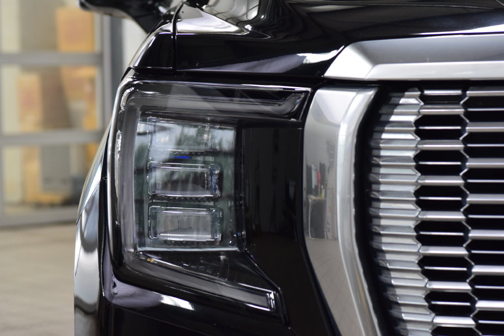 Used 2024 GMC Yukon Denali AWD/4WD image 12