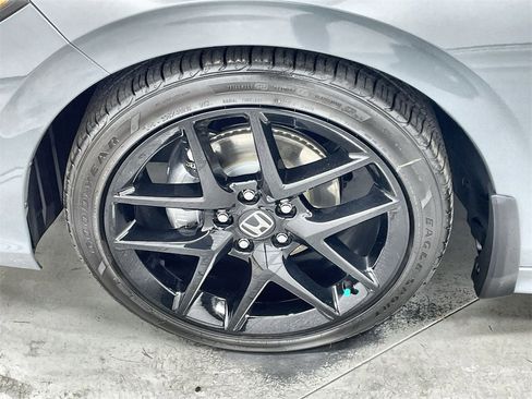 Used 2025 Honda Civic Sport image 10
