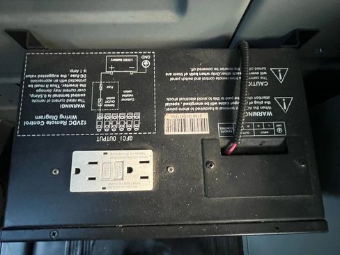 Used 2014 Chevrolet Express 2500 w/ Cold Climate Package image 20