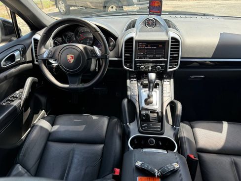 Used 2014 Porsche Cayenne AWD/4WD image 19