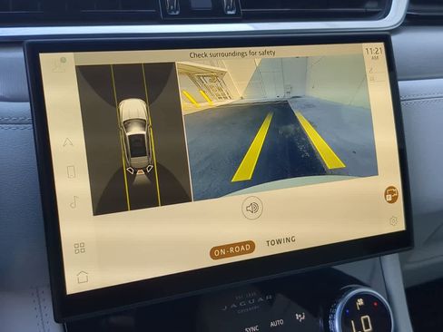 Used 2025 Jaguar F-PACE R-Dynamic S image 30