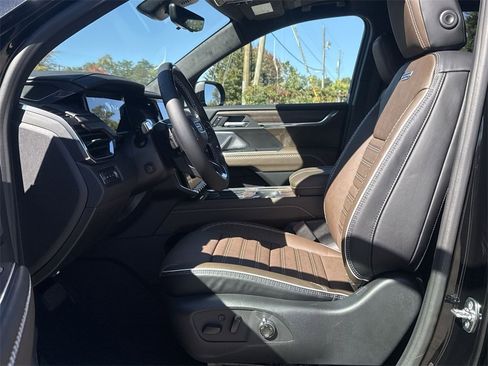 New 2026 GMC Acadia Denali Ultimate w/ LPO, Floor Liner Package image 13