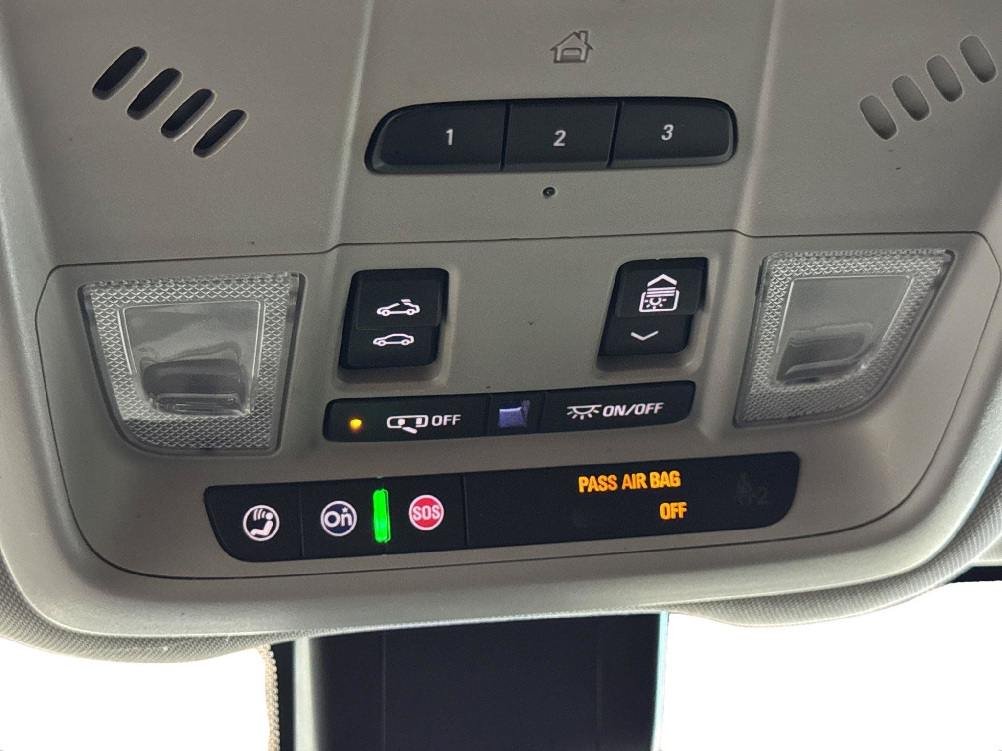 Used 2018 Chevrolet Equinox Premier AWD/4WD image 18