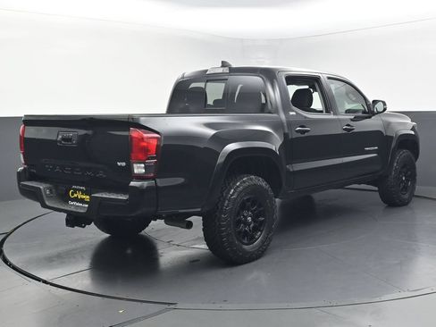 Used 2022 Toyota Tacoma SR5 w/ Technology Package RWD image 8