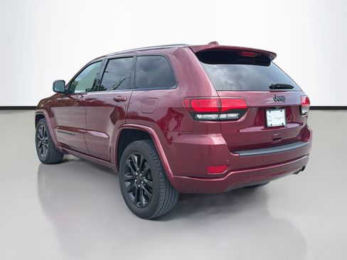 Used 2022 Jeep Grand Cherokee Laredo X RWD image 3