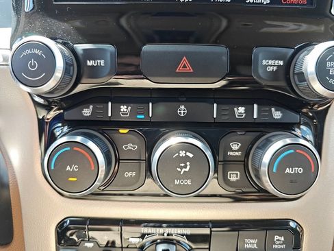 Used 2021 RAM 1500 Laramie AWD/4WD image 23