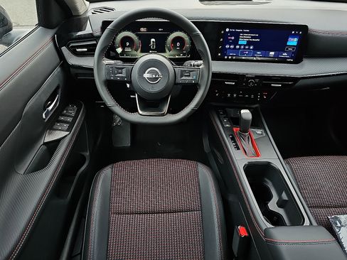 New 2026 Nissan Kicks SR w/ Cold Weather Package image 7