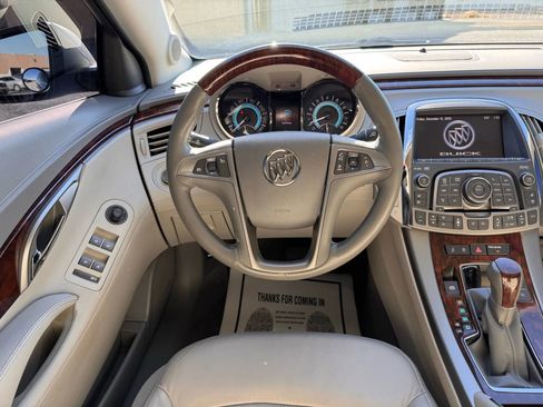 Used 2011 Buick LaCrosse CXS image 21